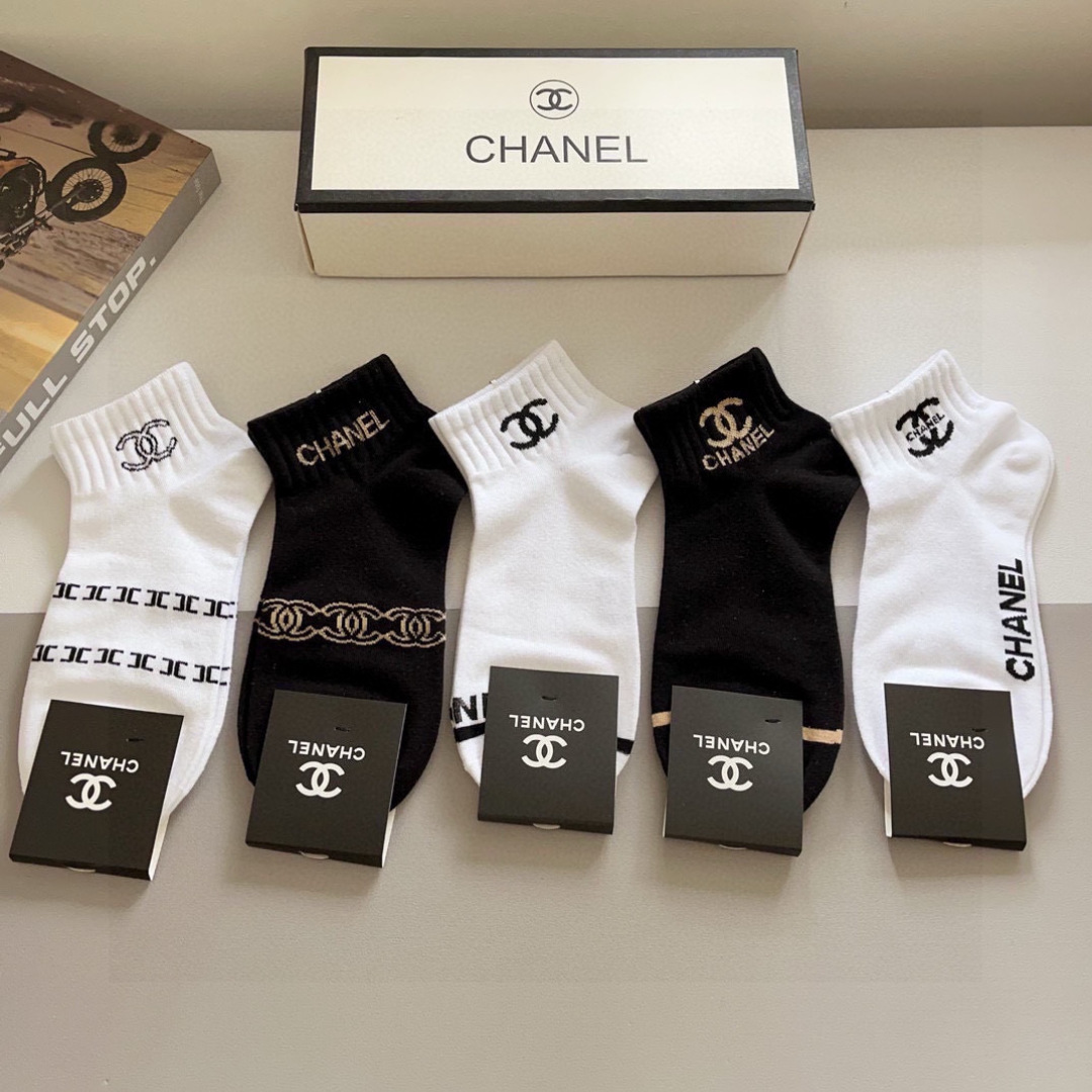 TOP CHANEL Socks - 5 Pieces as a Set