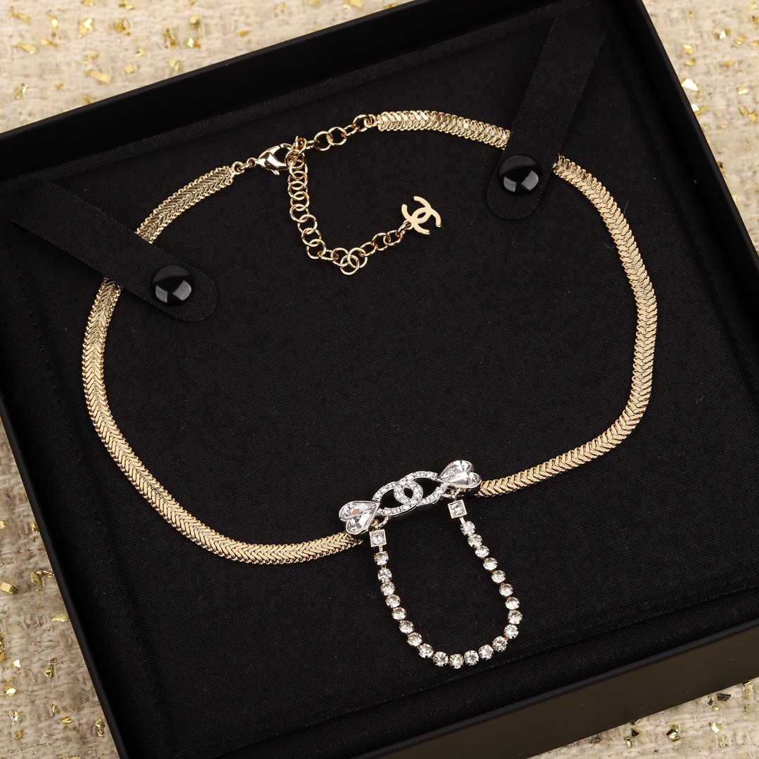 TOP CHANEL CC Necklace - Gold