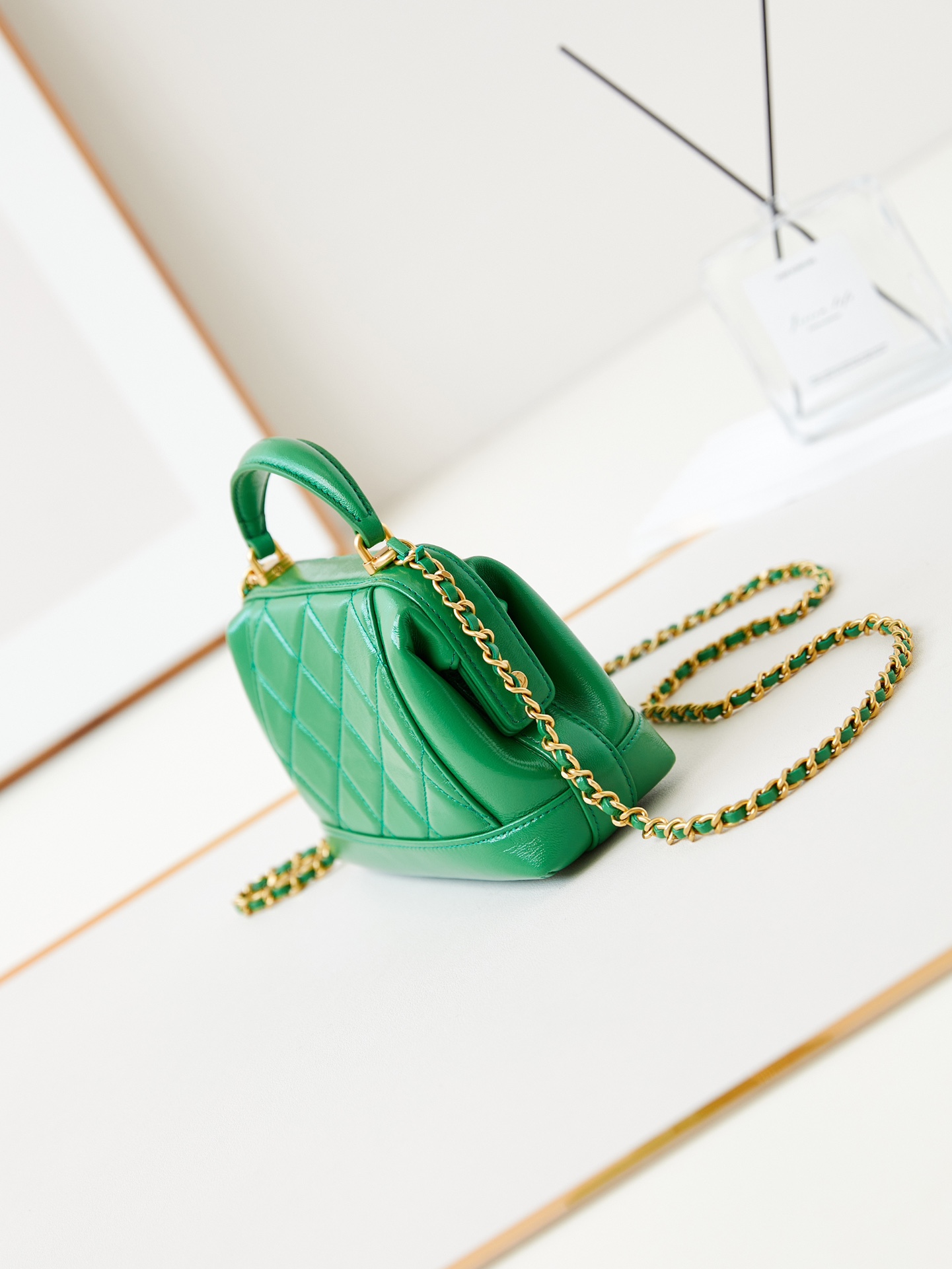 TOP CHANEL Top Handle Bag 12x18x7cm - Green