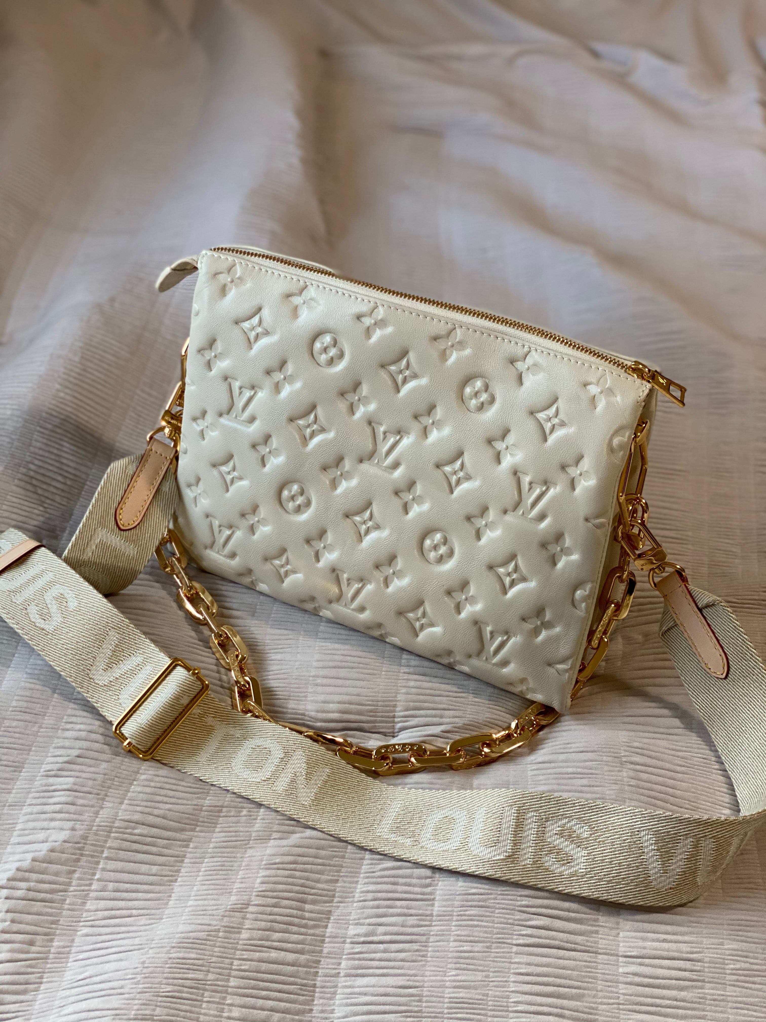 TOP Louis Vuitton LV Coussin 26x20x12cm - Cream