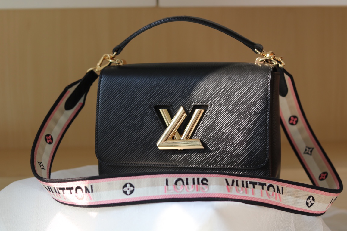 TOP Louis Vuitton LV Twist MM Bag 23 x 17 x 9.5 cm - Black