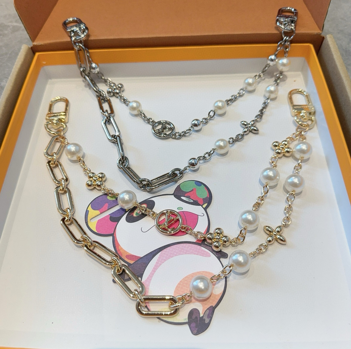 TOP Louis Vuitton LV  Bag Charm  - 2 Colors
