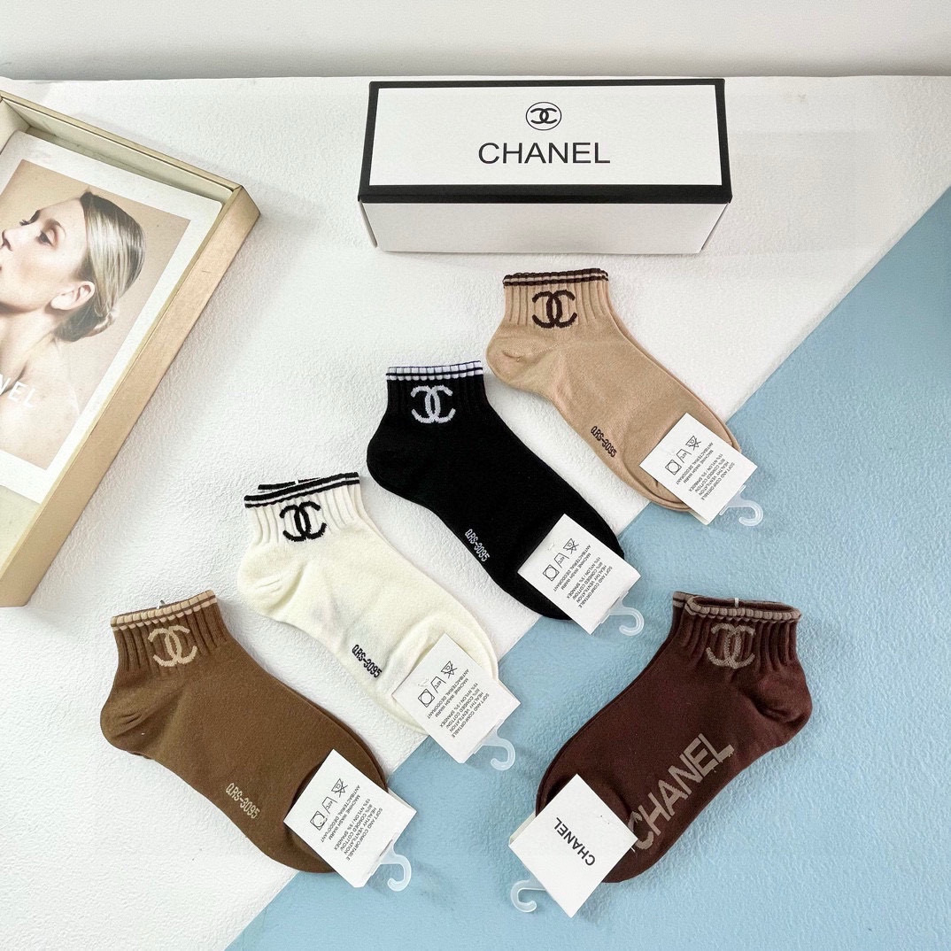 TOP CHANEL Socks - 5 Pieces as a Set