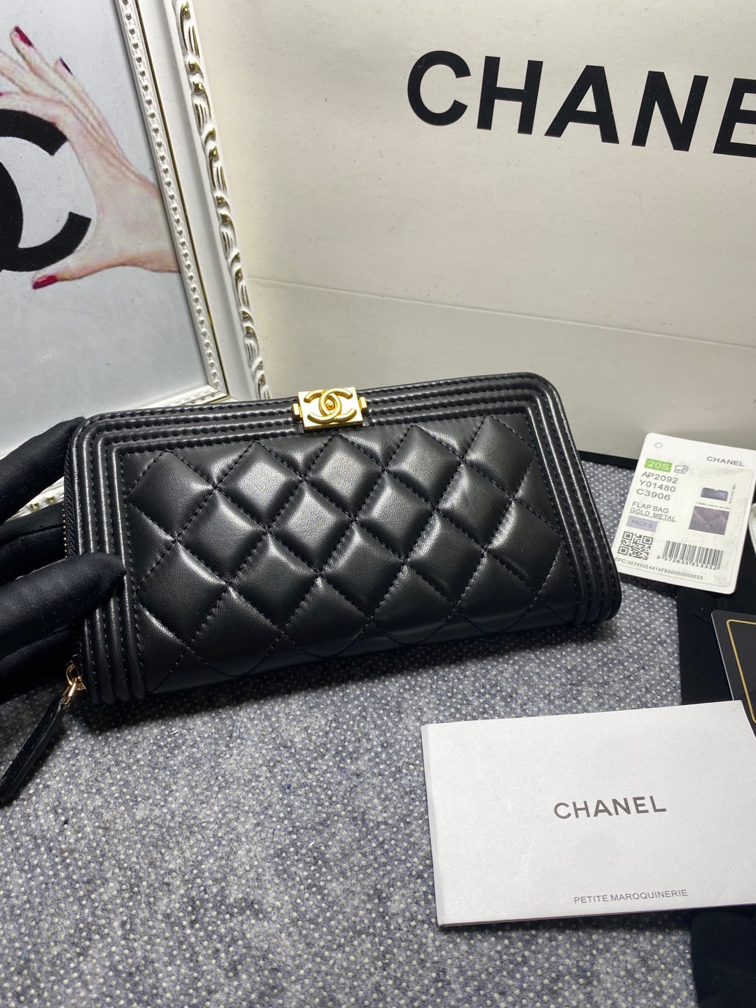 TOP CHANEL Le Boy Wallet Lambskin 10.5*19.*3cm - Black