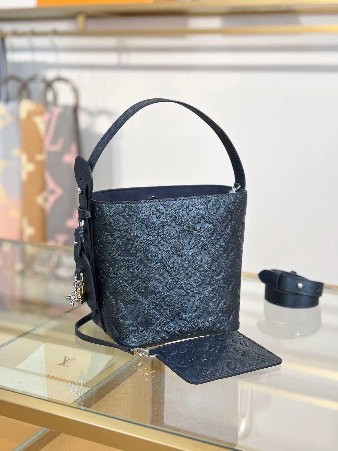 TOP Louis Vuitton LV All In BB Bag 16x18x12cm - Pearlescent Blue