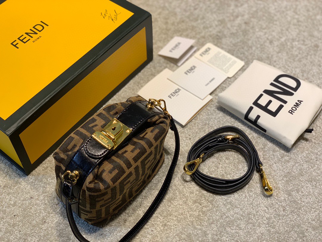 TOP FENDI Fend Mini Lunch Box Bag - Black