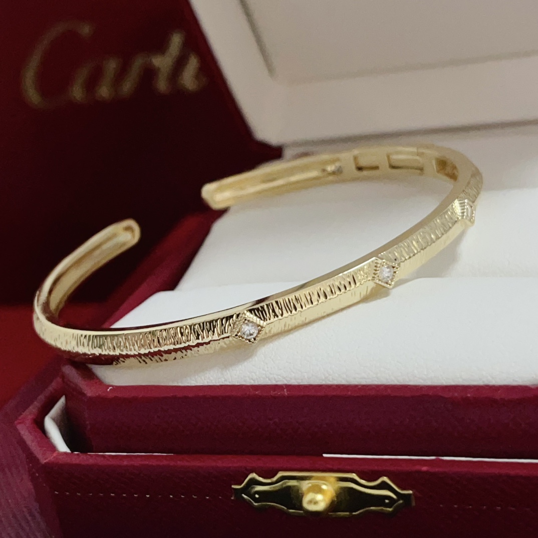 TOP Cartier Open Bracelet - Gold