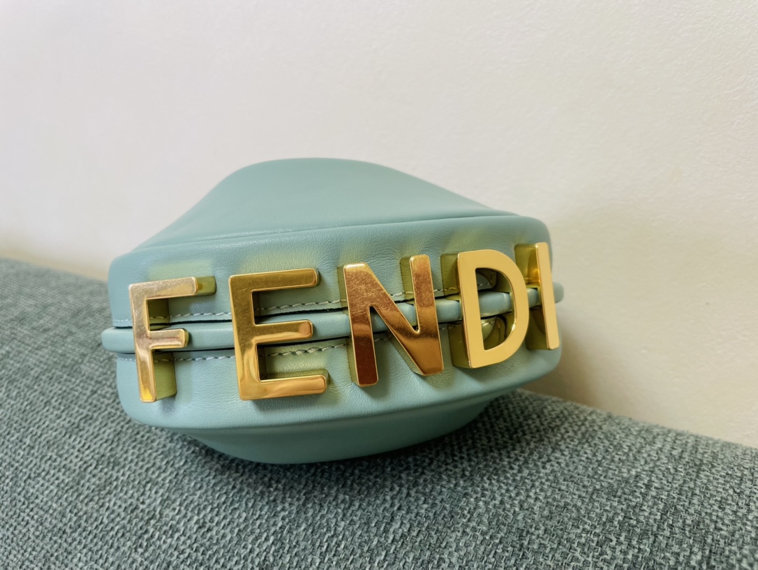 TOP FENDI Graphy Bag 5×16.5×14 - Green