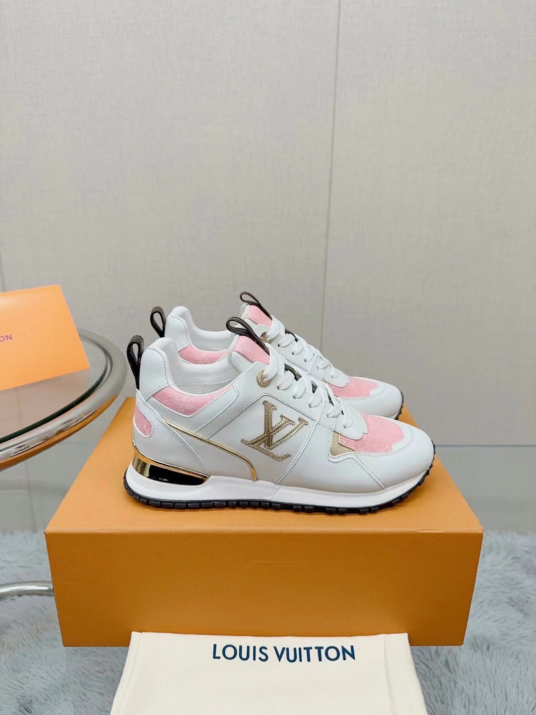 TOP Louis Vuitton LV L*V Runaway Sneakers - 24 Colors