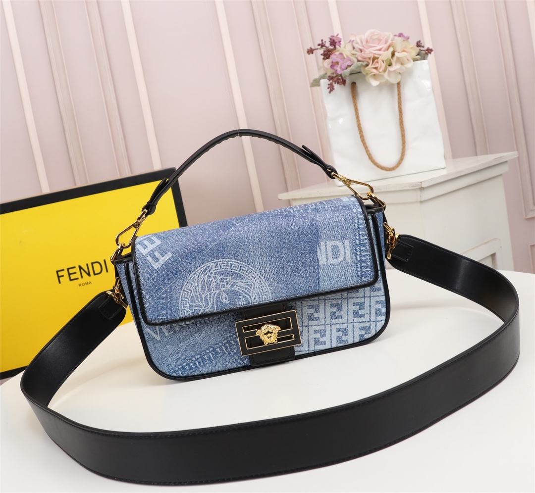 TOP FENDI Versace Baguette Canvas Bag - Blue