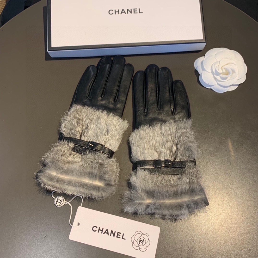 TOP CHANEL Gloves - Black
