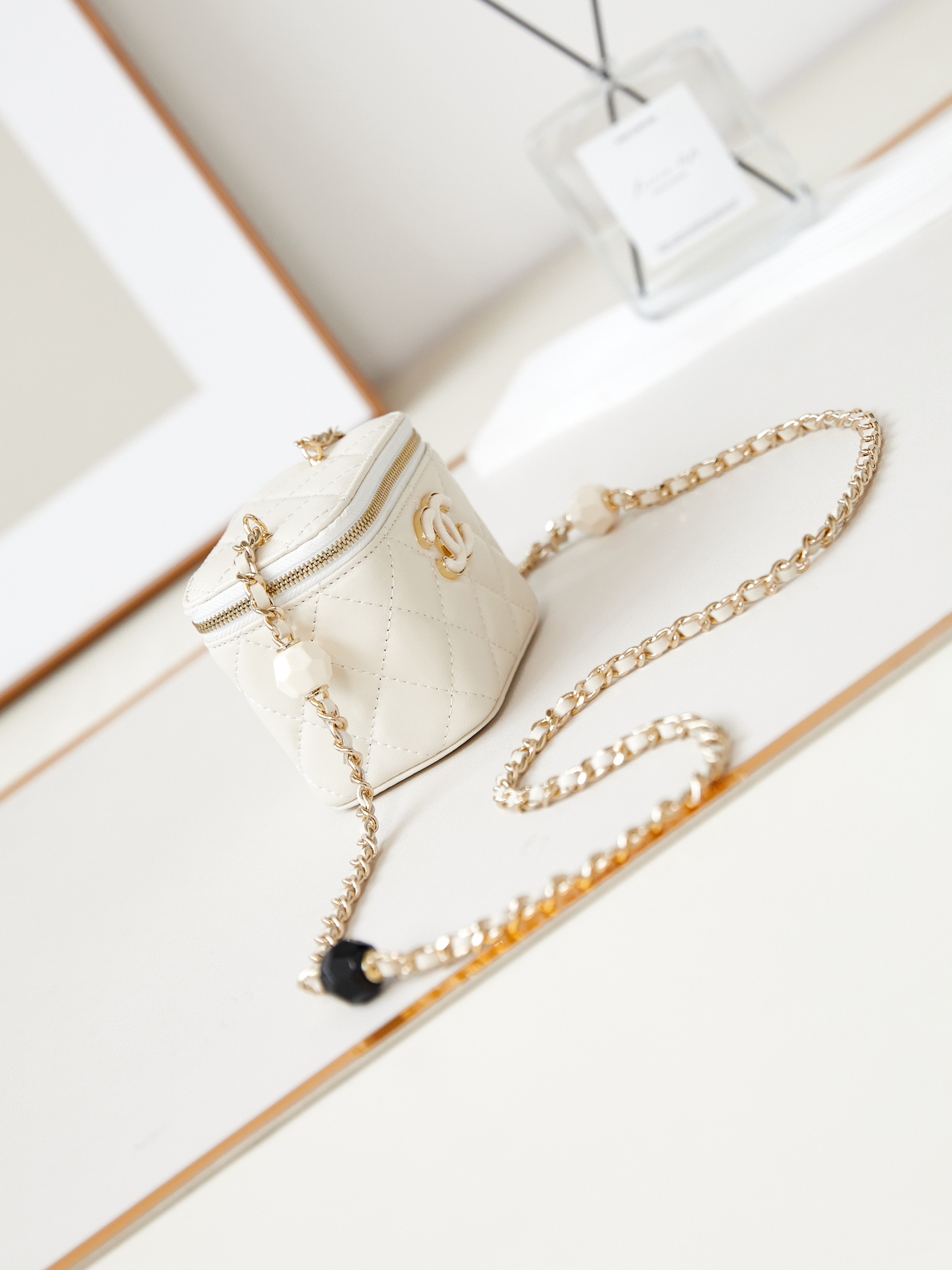 TOP CHANEL 23p Enamel Buckle Vanity Case 8.5*11*7cm - 5 Colour