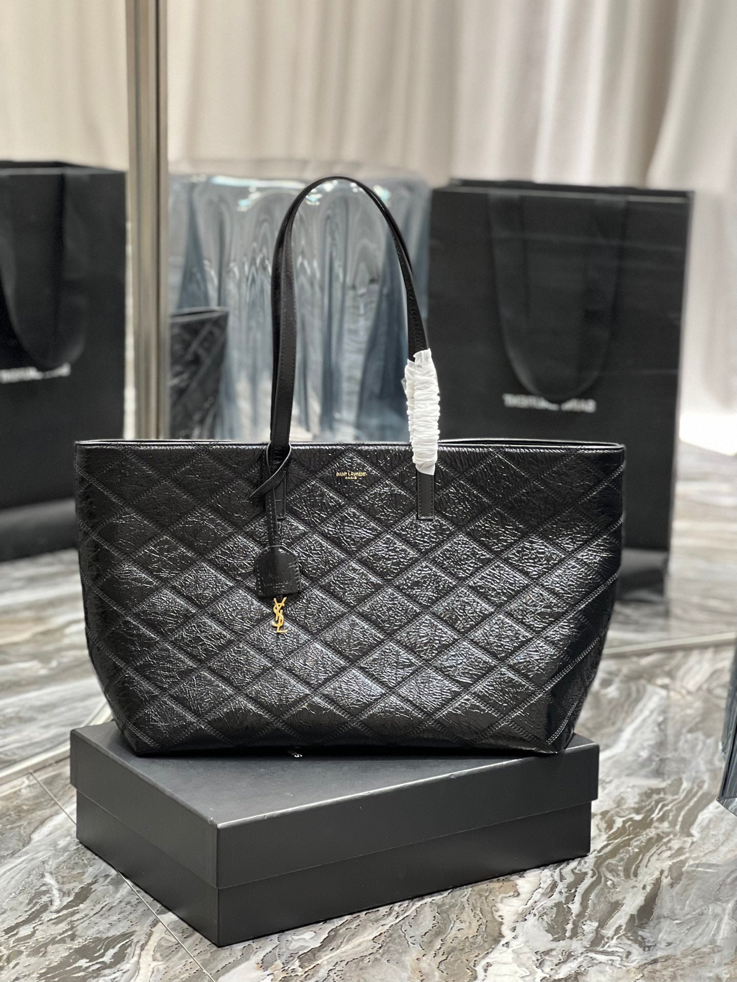 TOP Yves Saint Laurent YSL East-West Quilt Shopping Tote Bag - Black