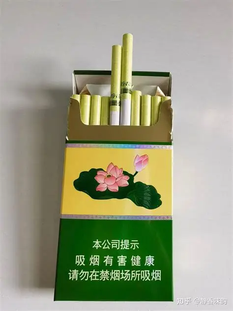 钻石（细支荷花）烤烟细支，97mm，20 支 / 包，绿金浮雕硬盒，滤嘴带绿色香线，无爆珠
理化参数：焦油 6mg，烟碱 0.6mg，一氧化碳 6mgRM280.00oknoni钻石（细支荷花） - oknoni