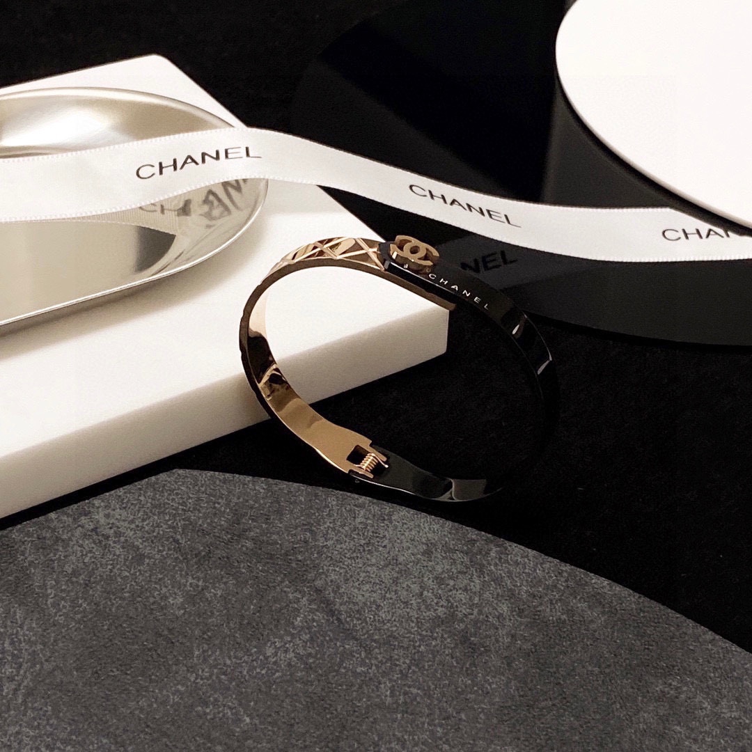 TOP CHANEL Bracelet-Black