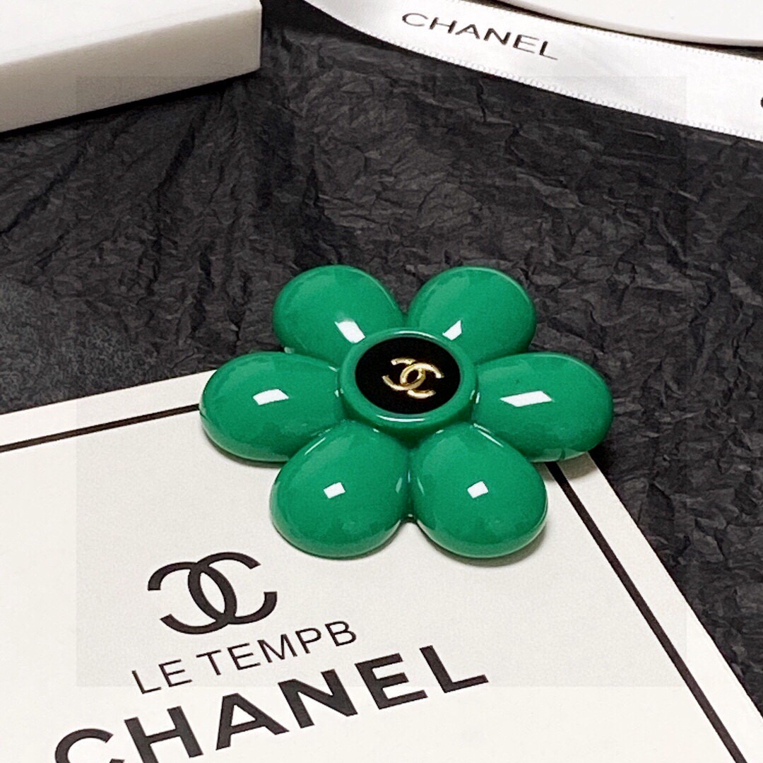 TOP CHANEL Flower Brooch-Green