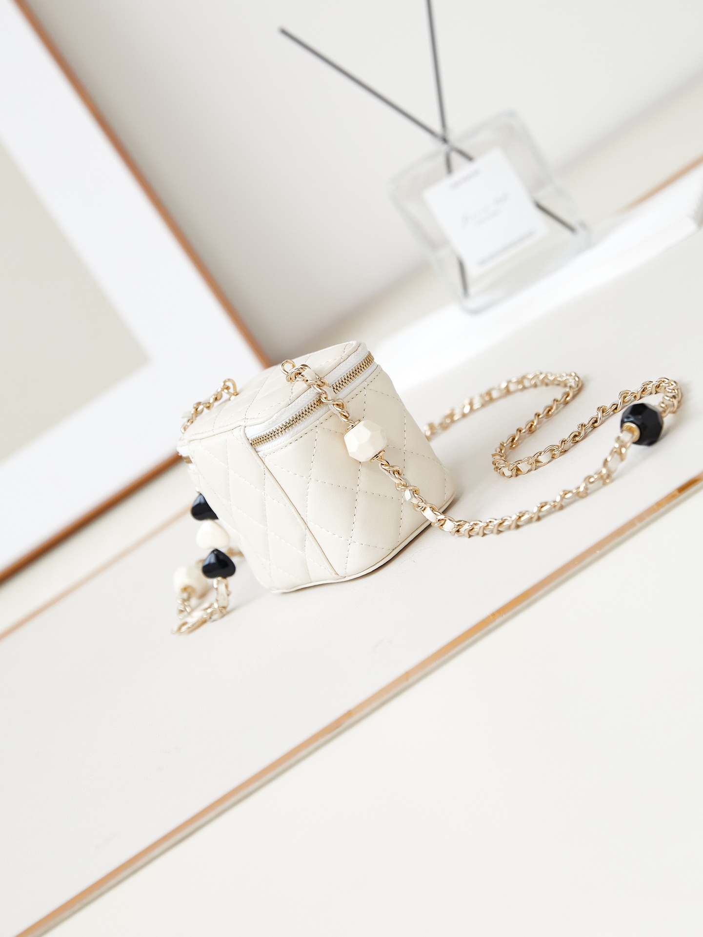 TOP CHANEL 23p Enamel Buckle Vanity Case 8.5*11*7cm - 5 Colour