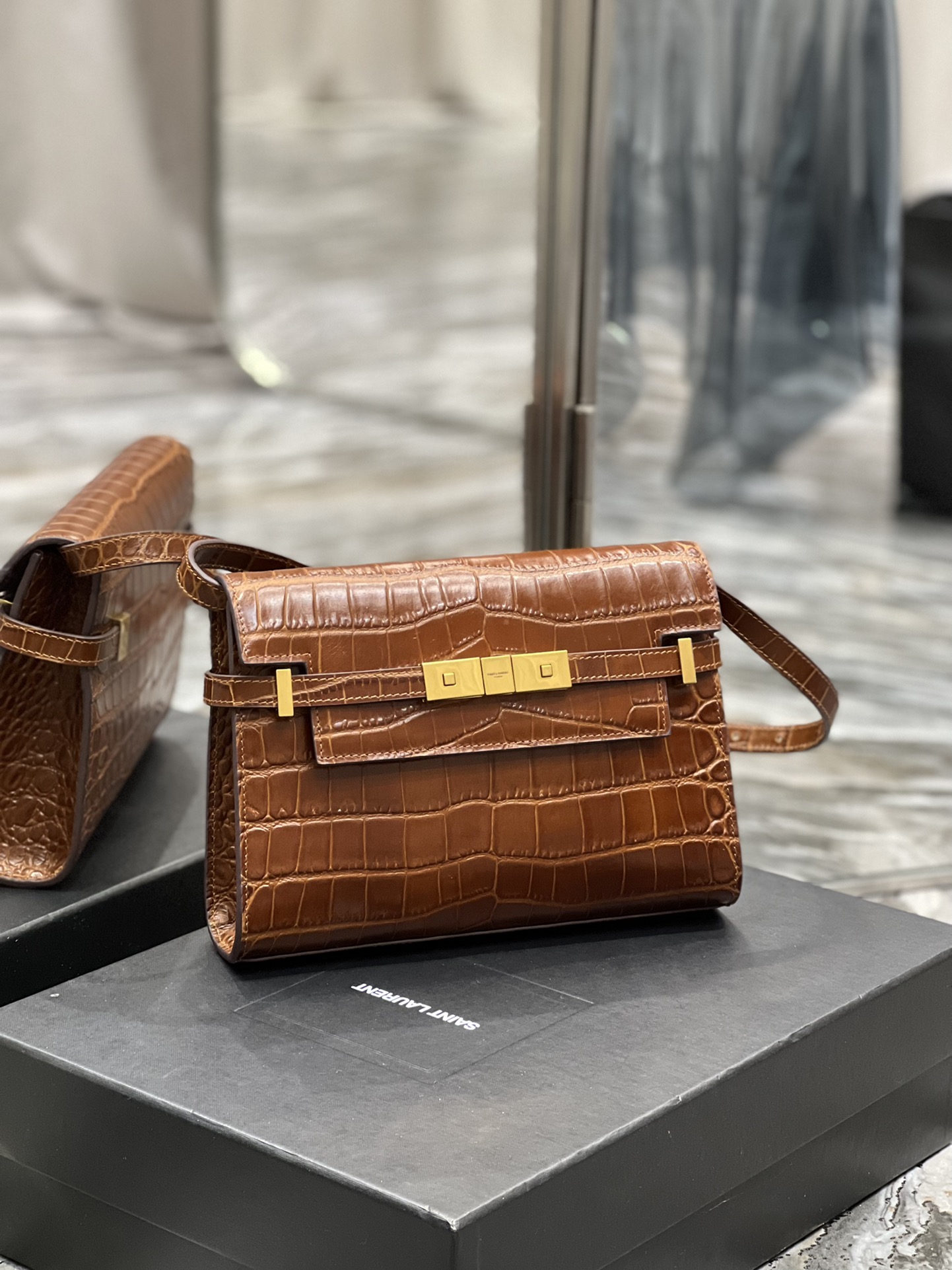 TOP Yves Saint Laurent YSL Crocodile Manhattan Baguette Bag - Brown&GHW - 24x17.5x6cm