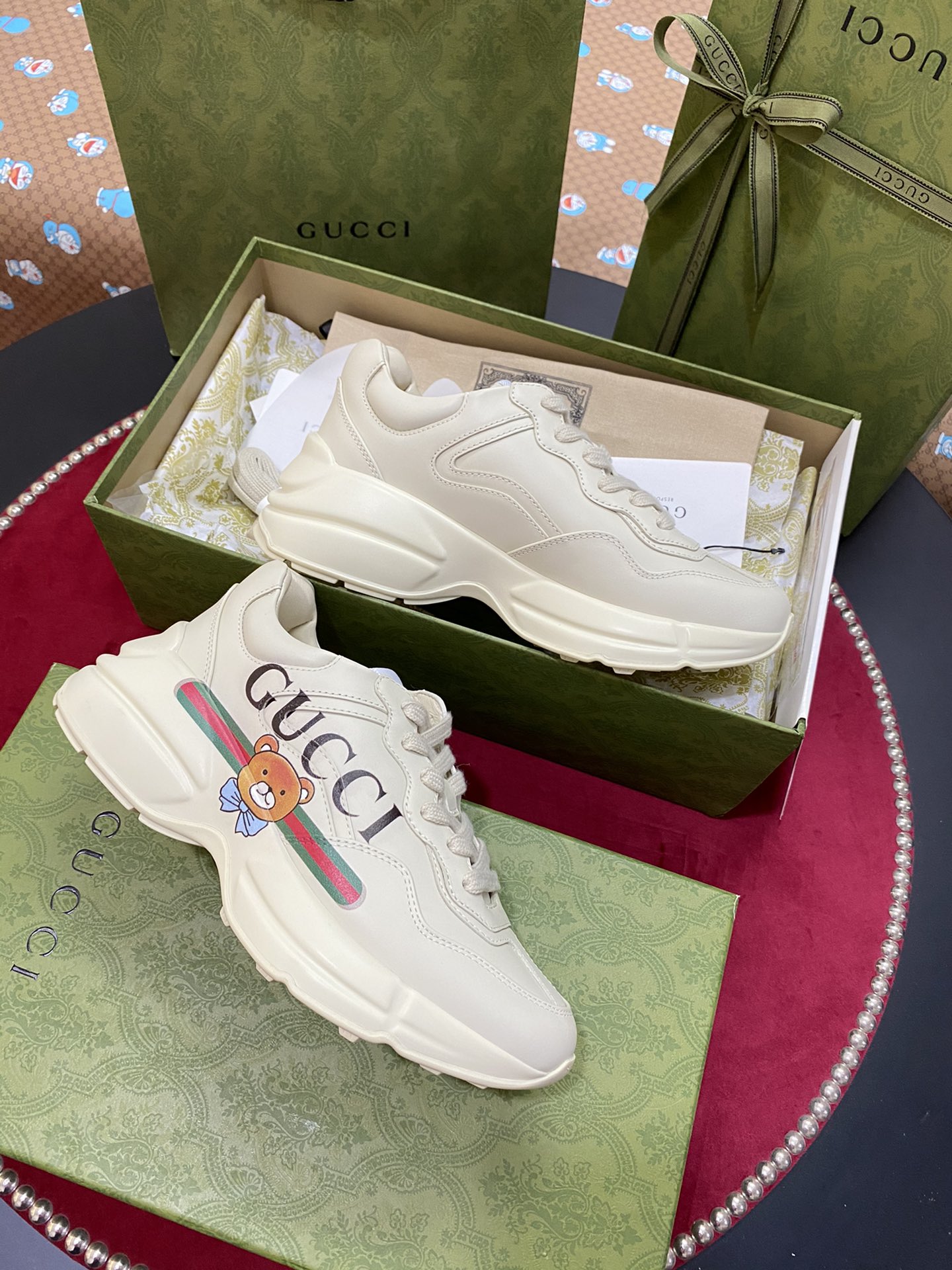 TOP GUCCI RHYTON WITH BEAR PRINT SNEAKER