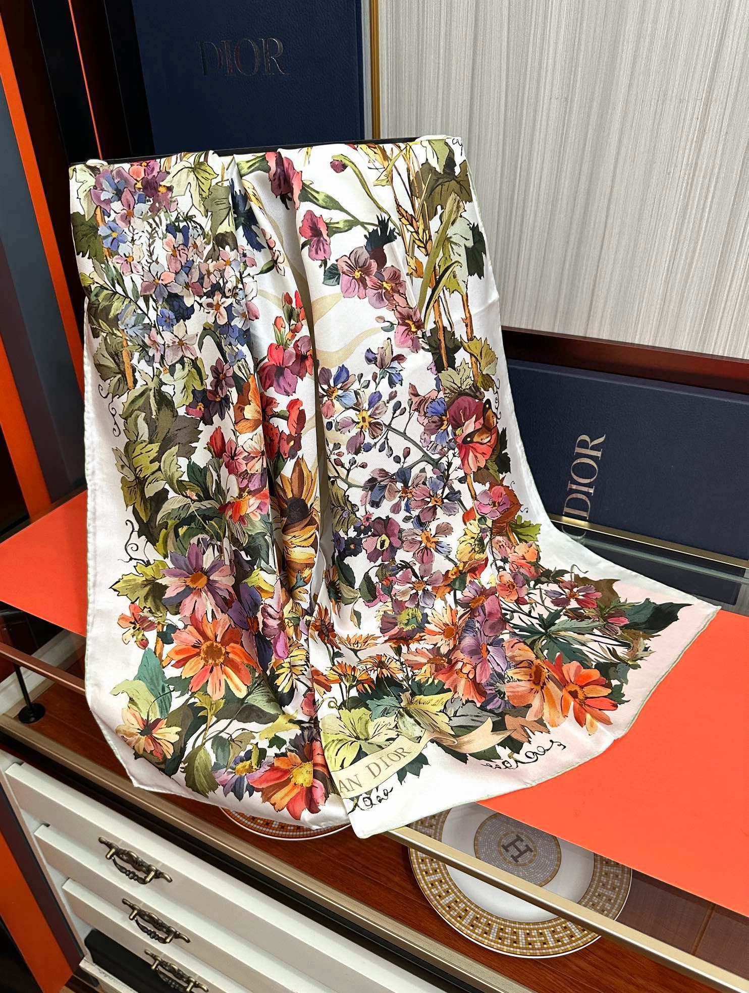 TOP Christian Dior Silk Scarf 90x90 cm - 3 Colors