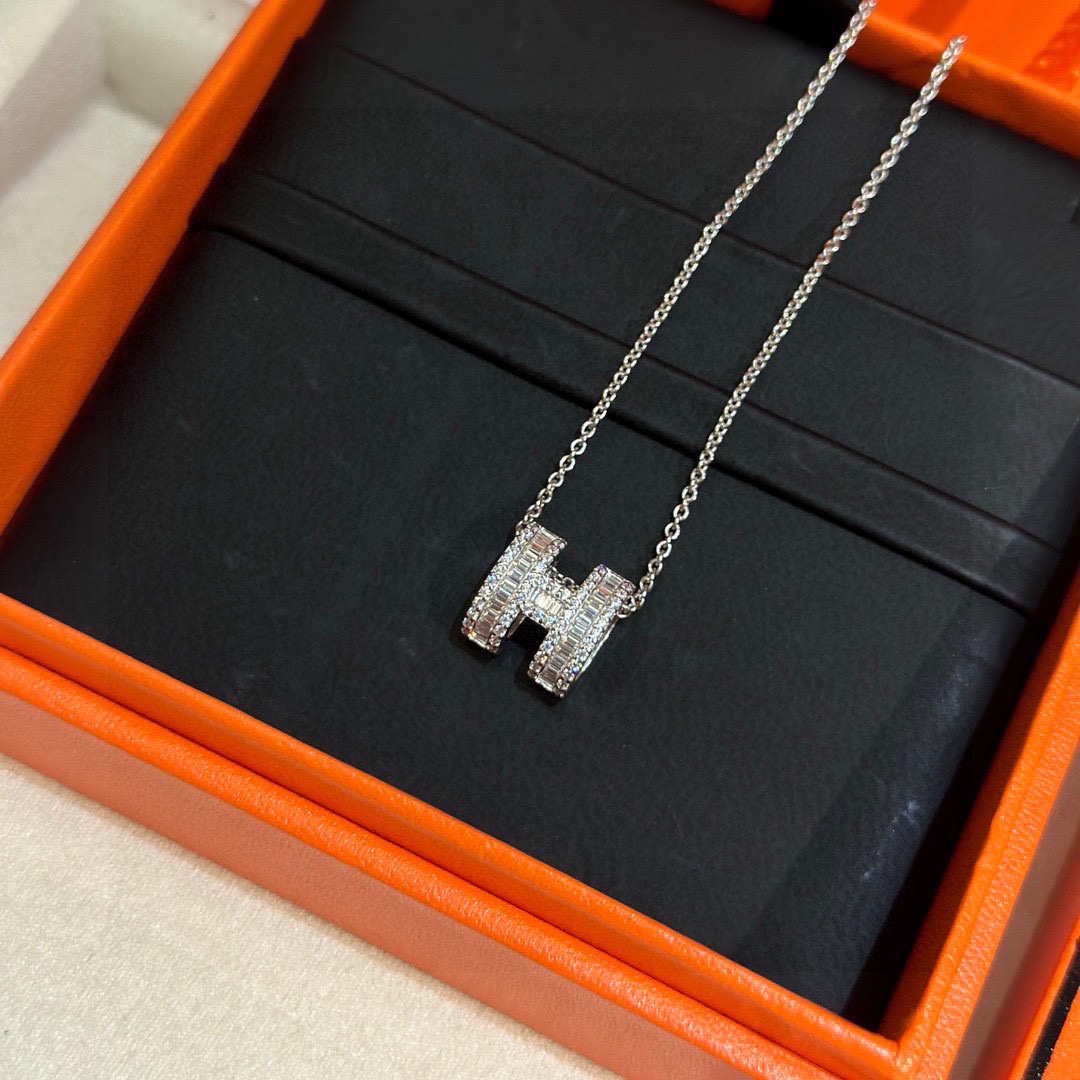 TOP HERMES H Necklace
