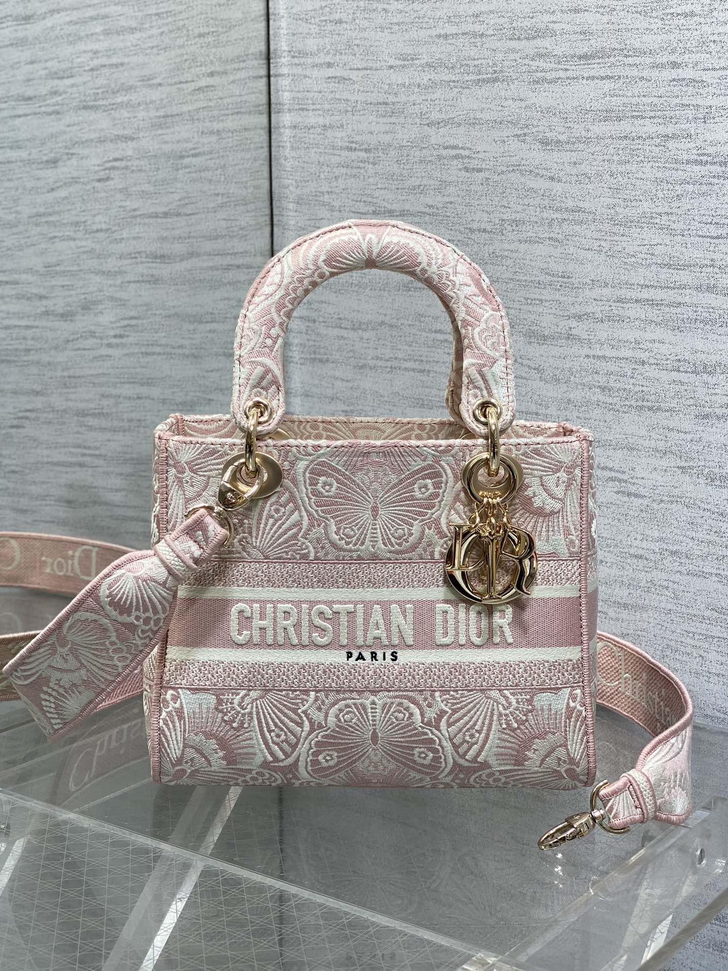TOP Christian Dior Butterfly Pattern Embroidery Bag 24x20x11cm - Pink