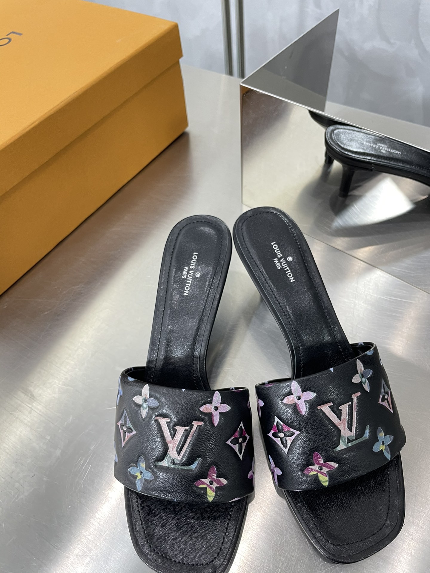 TOP Louis Vuitton LV Monogram High Heels - 4 Color