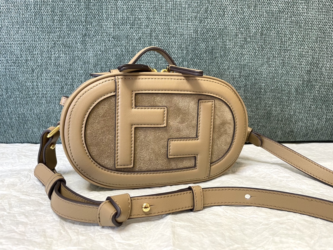 TOP FENDI Suede Mini Camera Bag 21x12.5x7cm - Naked Color