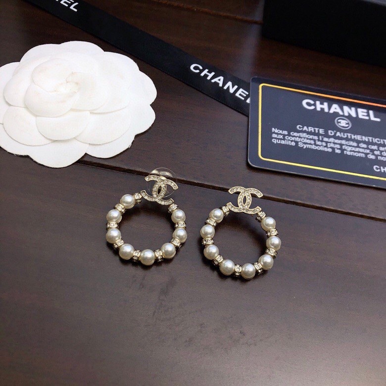 TOP CHANEL Double C Pearl Hoop Earrings