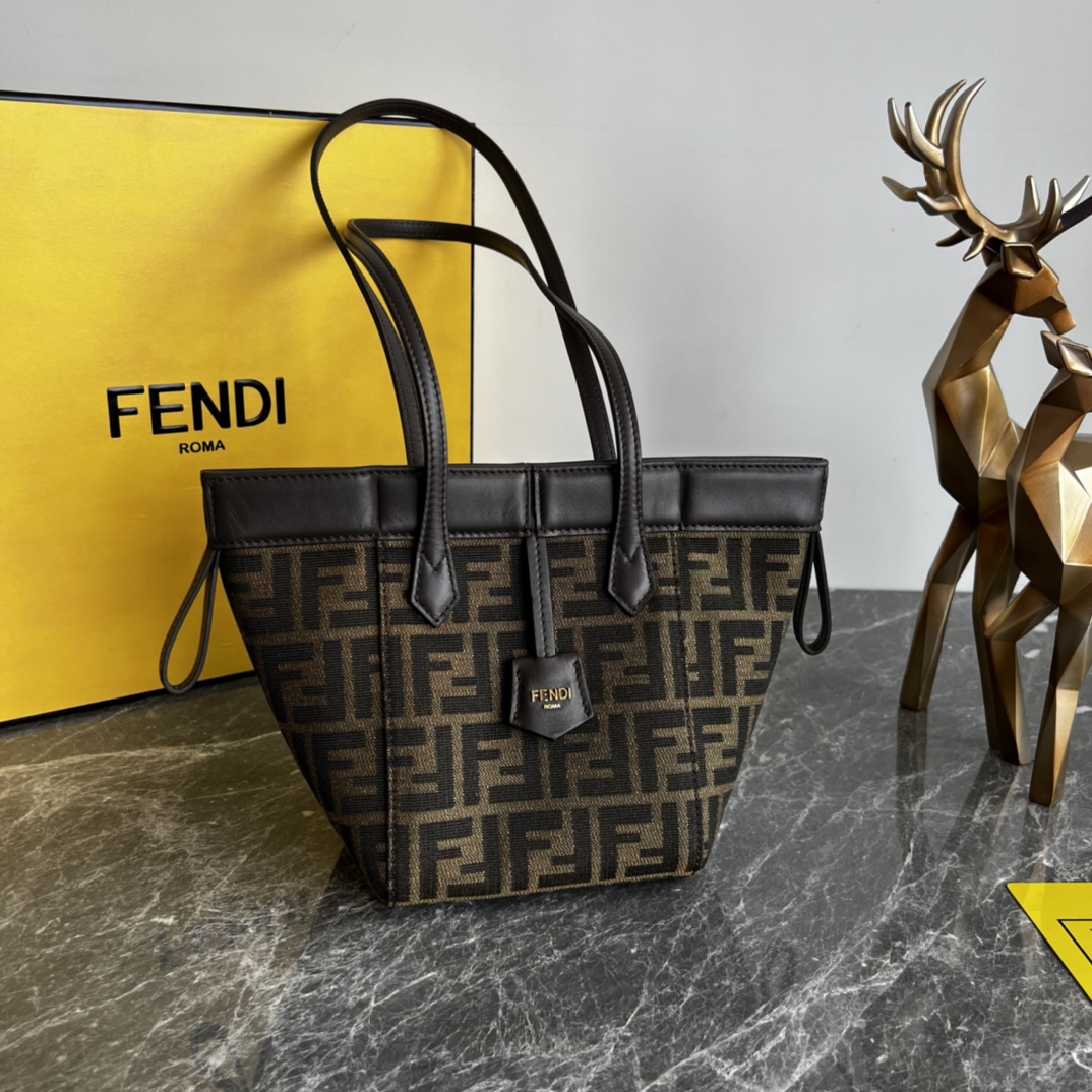 TOP FENDI Roll Bag 15*15*19cm - Brown