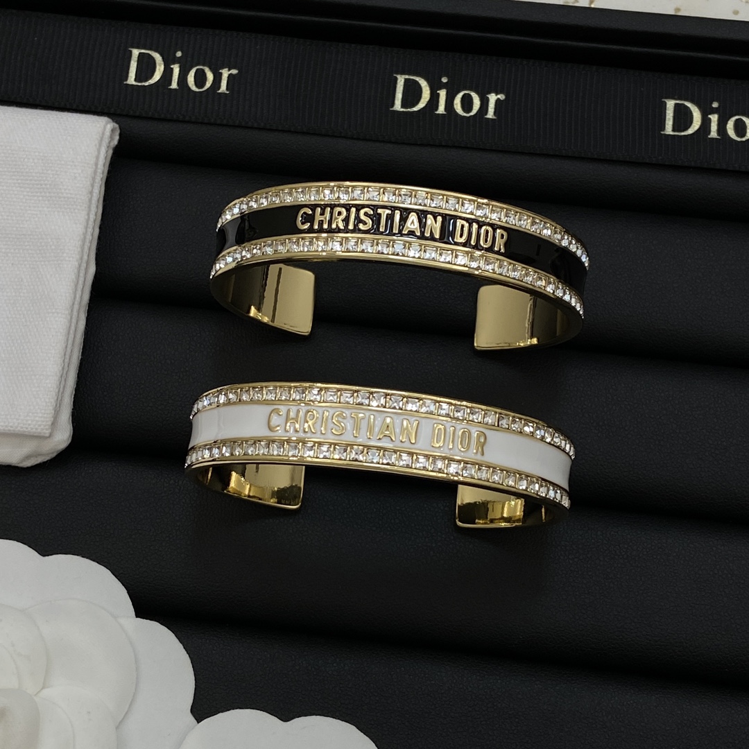 TOP Christian Dior Bracelet - 2 Colors