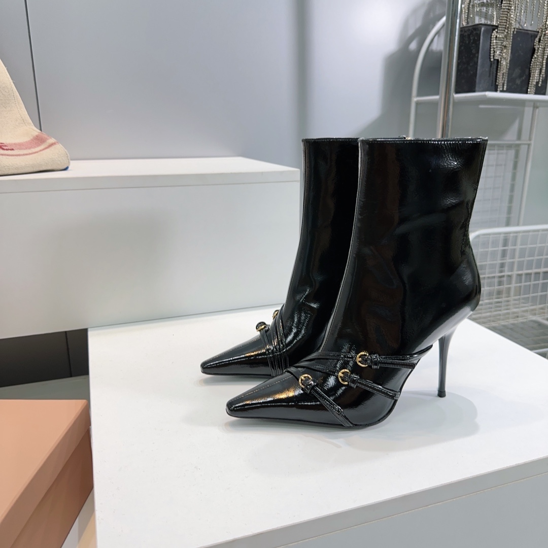 TOP Miu Miu Leather Boots - Black