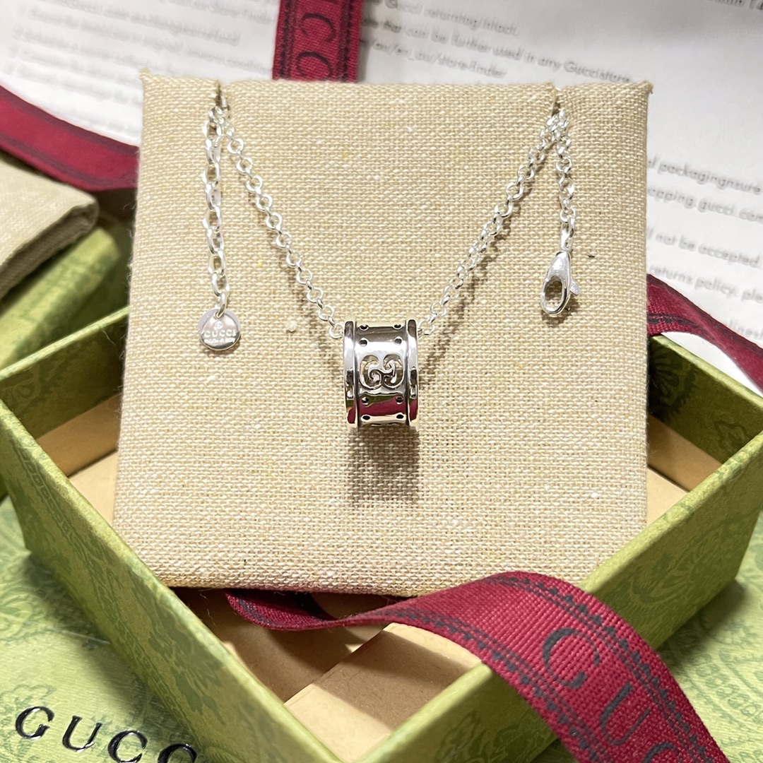 TOP GUCCI Hollow GG Necklace - Silver
