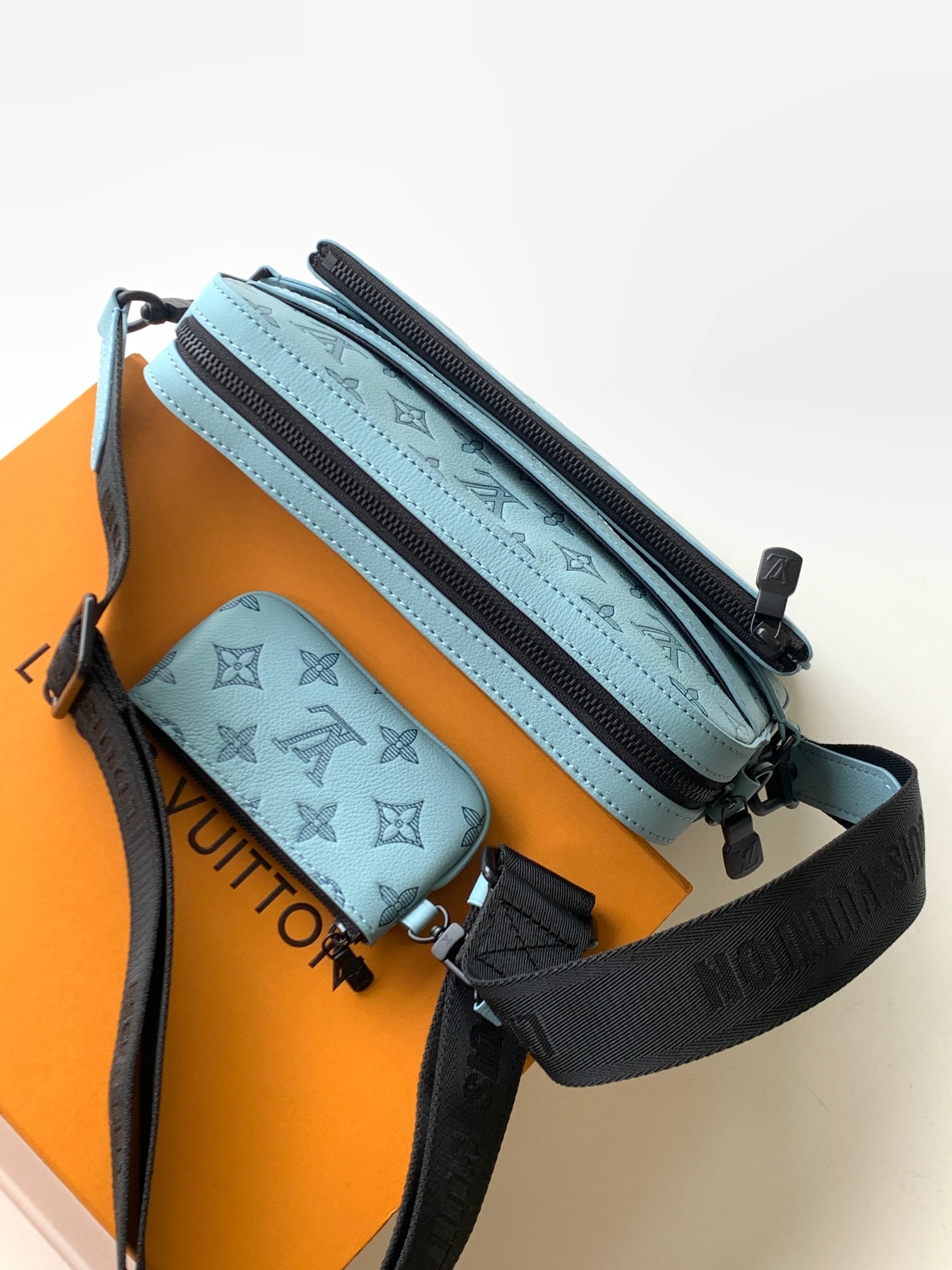 TOP Louis Vuitton LV Trio Messenger Bag 25x18.5x7cm - Blue