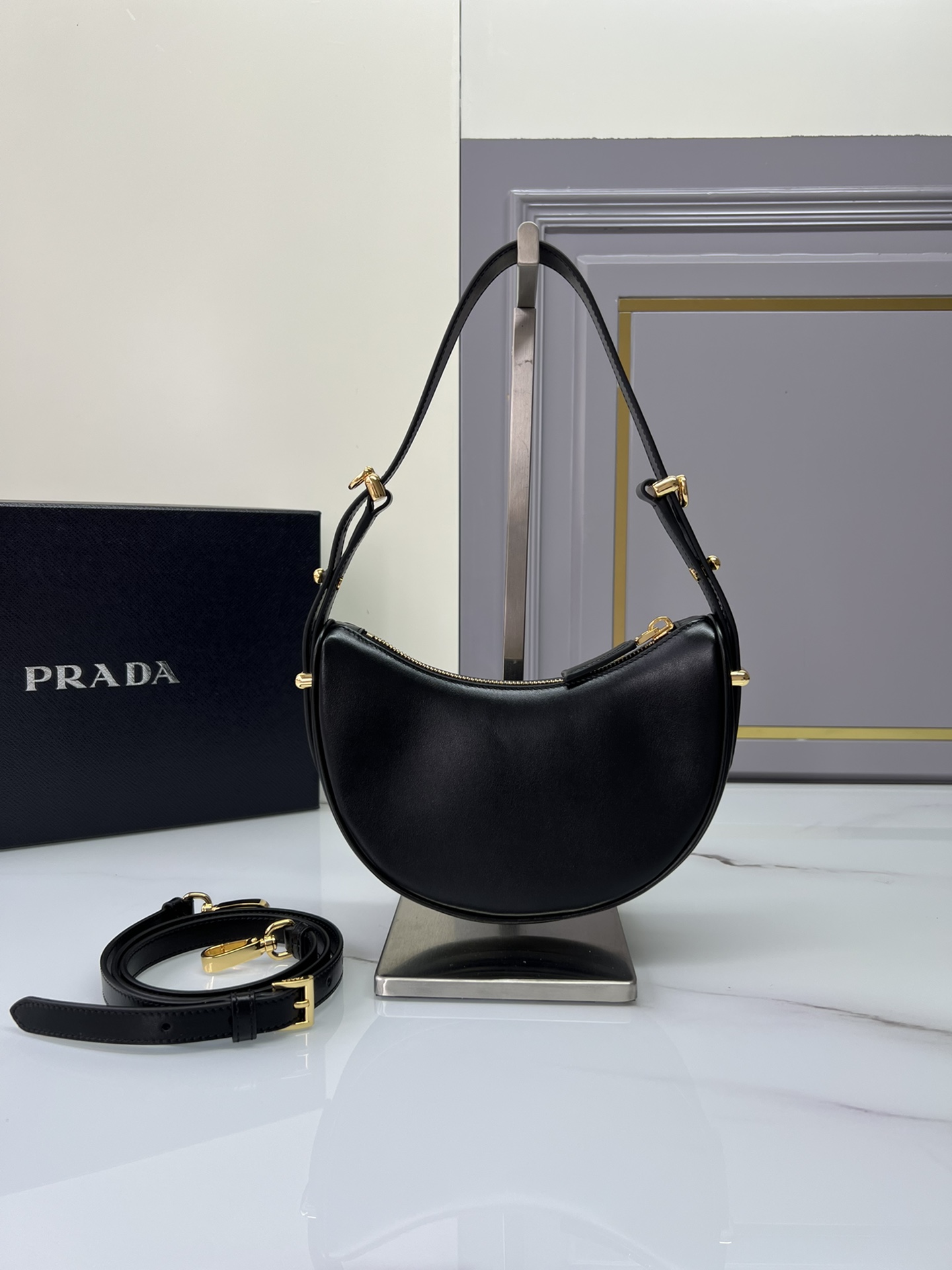 TOP PRADA Moon Bag Cowhide Leather with Lambskin Interior 18x16x5cm/22.5x18.5x6.5cm - Black