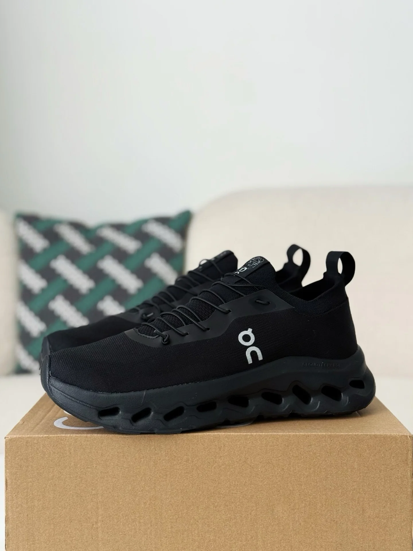 AAAShoes All Black Hollow Cushion Platform Running Sneakers, Breathable Knit Slip-On Elastic Lace Casual Walking Trainers Unisex