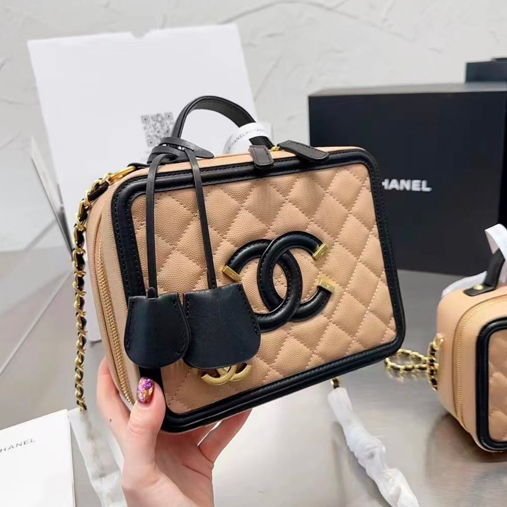 Chanel Vanity Case Quilted Caviar (Replica)