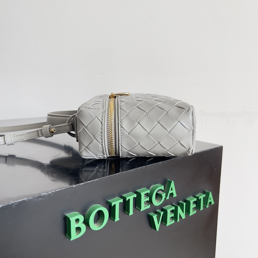 TOP Bottega Veneta Woven Zipper Crossbody Bag 22x12.5x5cm - Grey