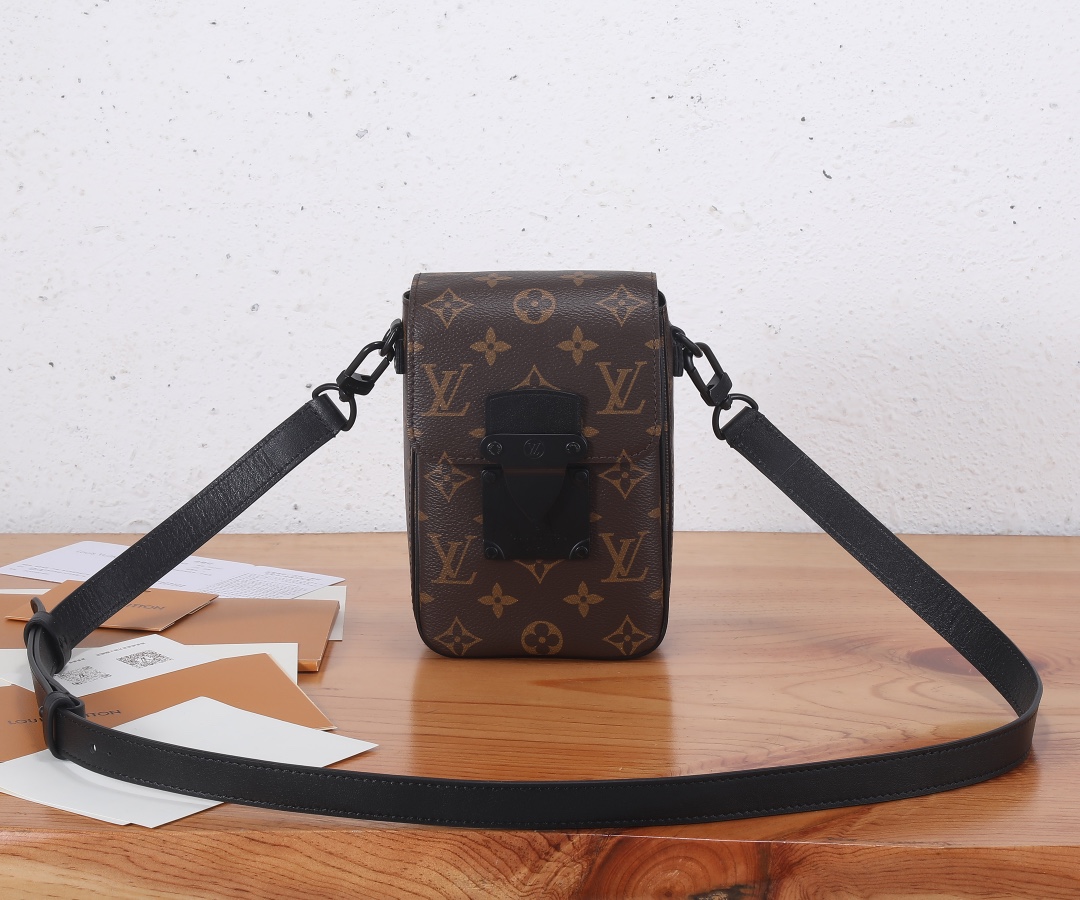 TOP Louis Vuitton LV S-Lock Vertical Wearable Monogram Macassar Canvas Handbag 12 x 19 x 7  cm - Two Colors