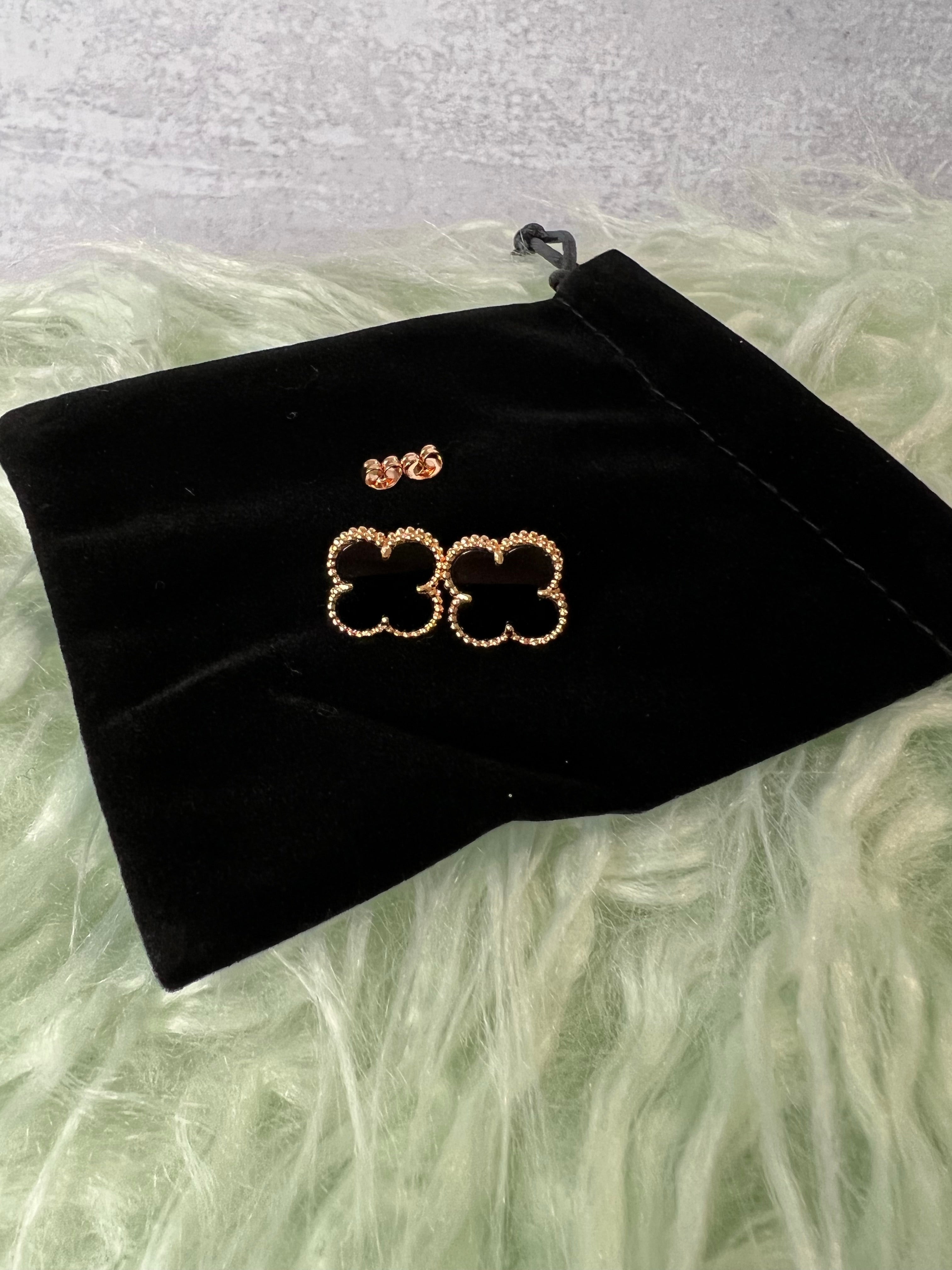 TOP Van Cleef & Arpels VCA 4 Cloverleaf Stud Earrings - Black w Gold