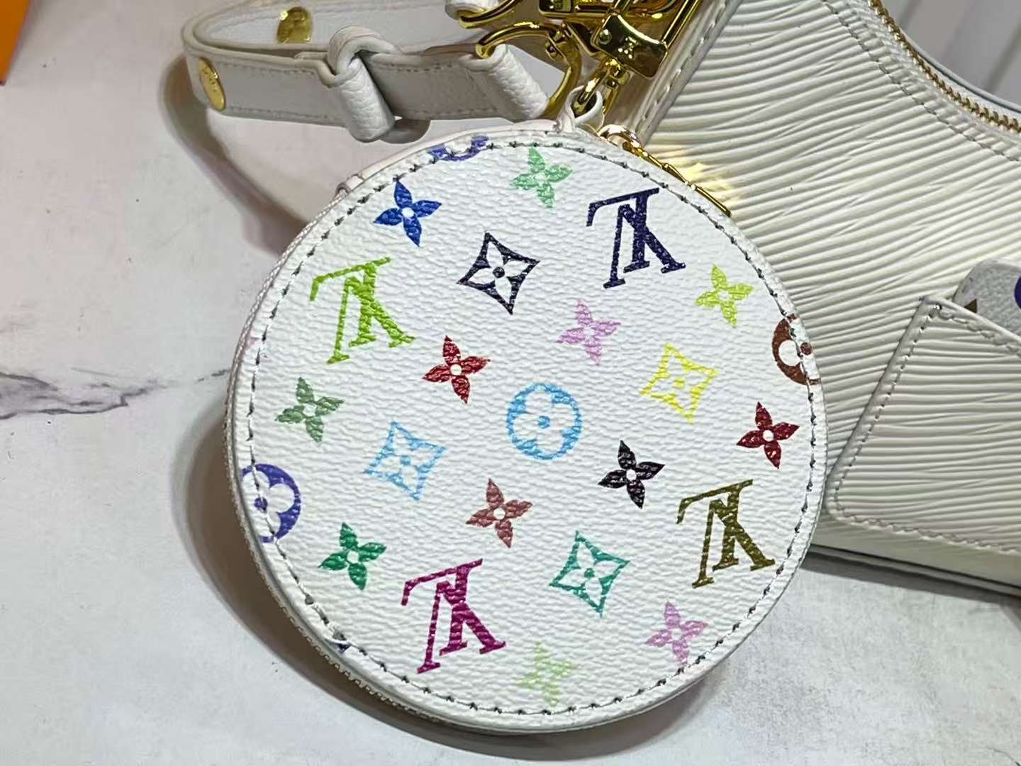 TOP Louis Vuitton LV  Bag 19/13.5/6.5 cm - White