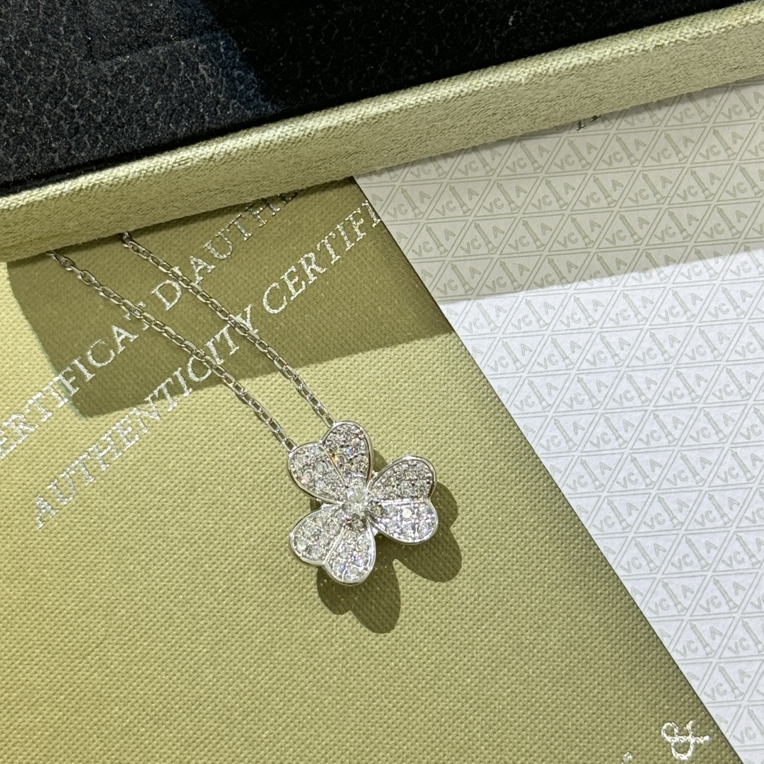 TOP Van Cleef & Arpels Frivole Pendant Necklace