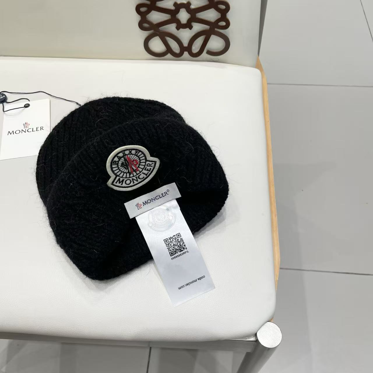 MONCLER Knitted beanie(Replica)