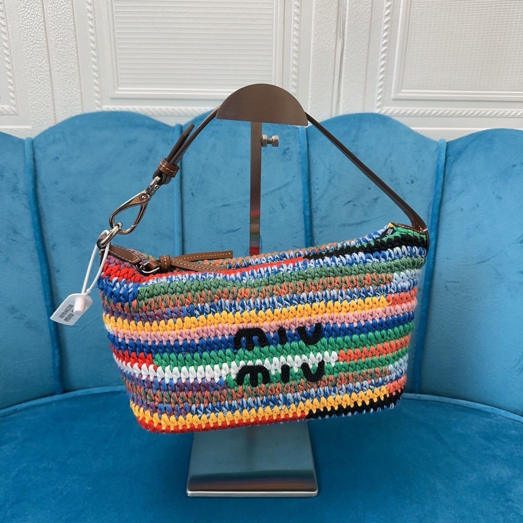 TOP Miu Miu Woolen Thread Woven Bag 18.5x14x10cm