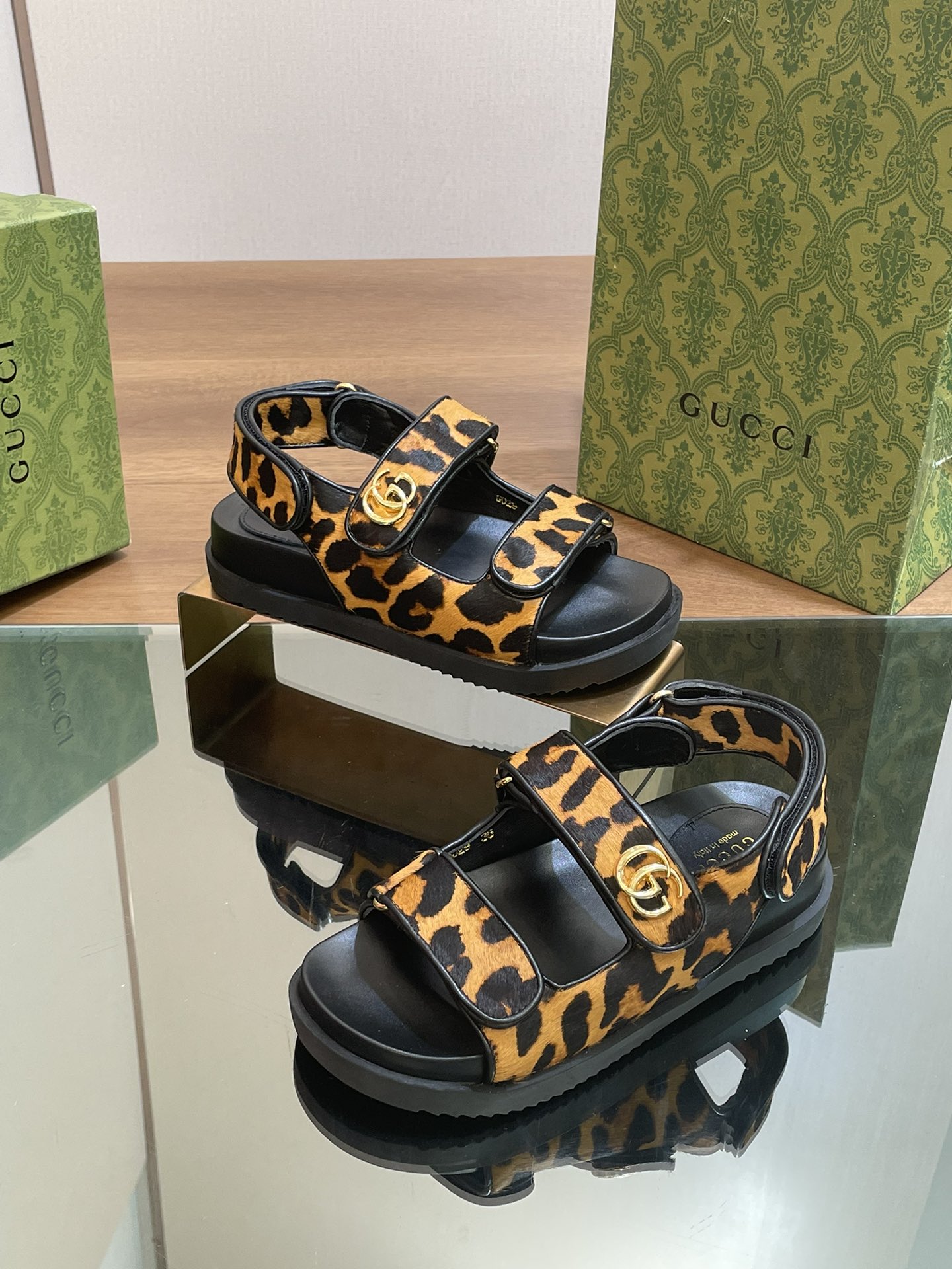 TOP GUCCI GG Sandals - 4 Color