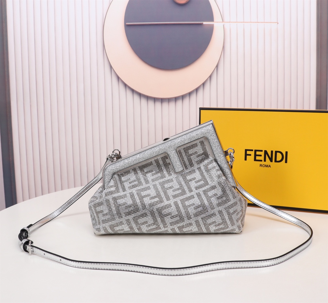 TOP FENDI Double FF Diamond First Bags - 26x9.5x18cm