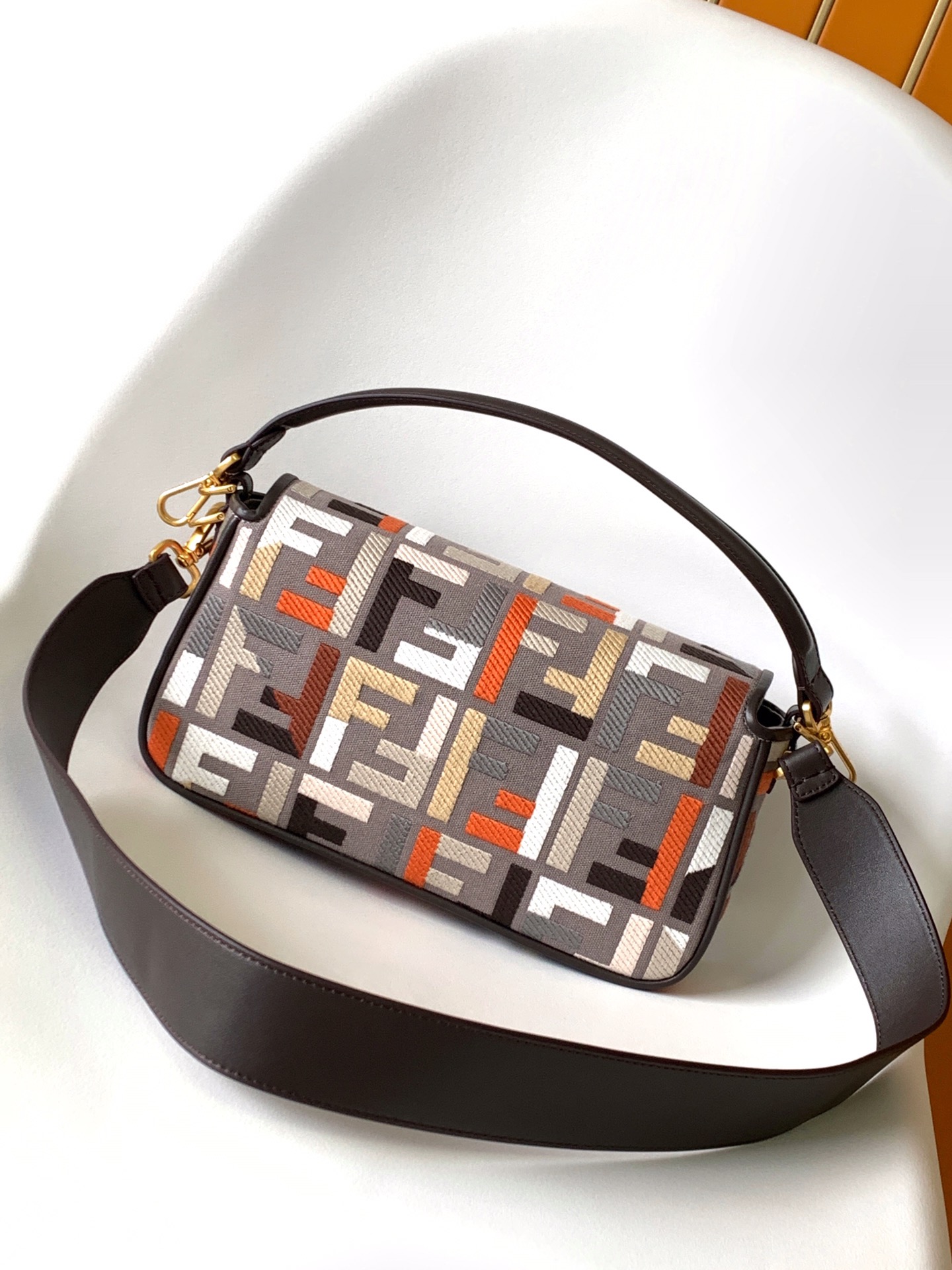 TOP FENDI Canvas Baguette Bag 27×6×14cm - Gray