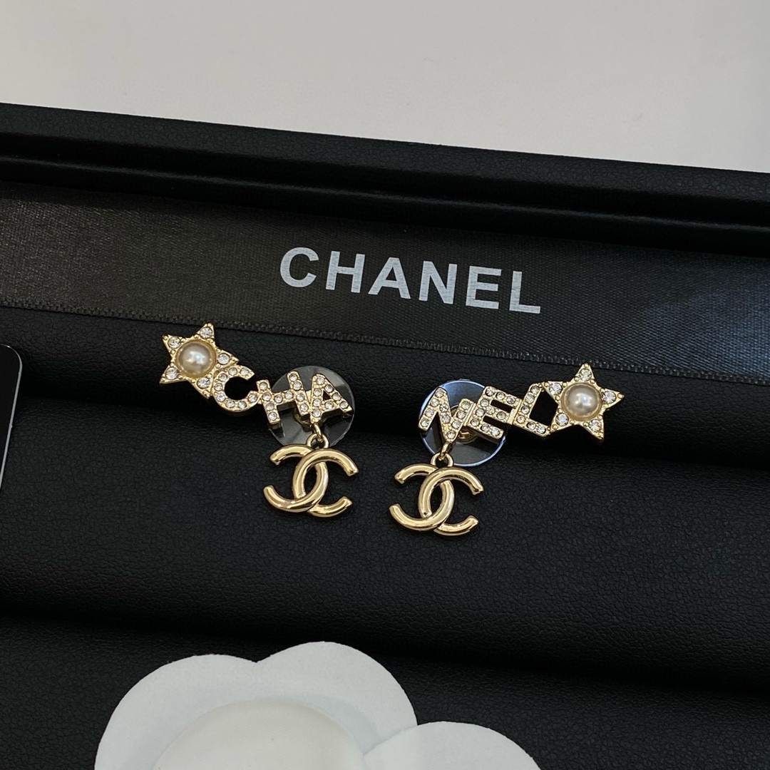 TOP CHANEL Earrings - Collection