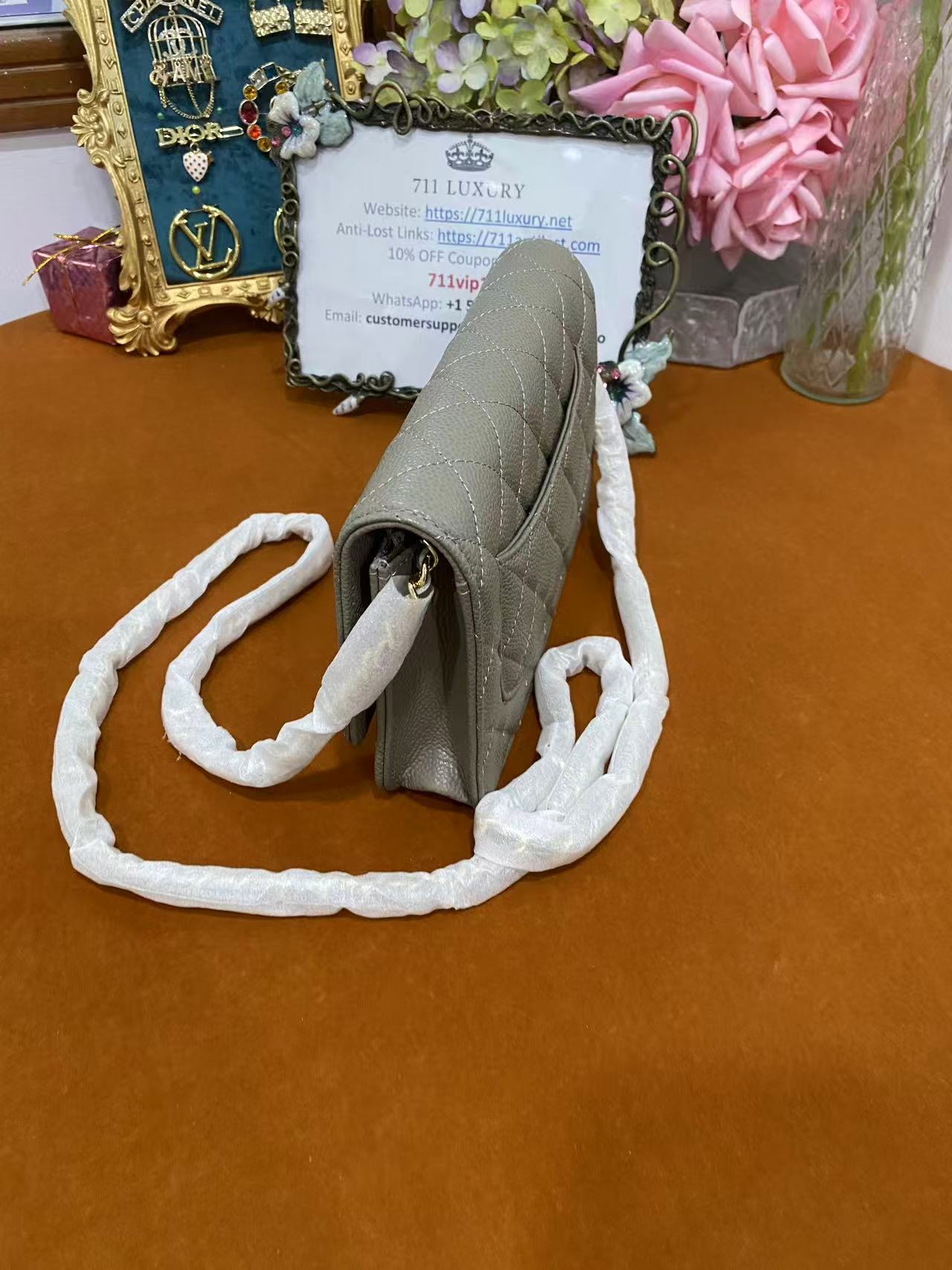 TOP CHANEL WOC Grain Cowhide Flap Bag 20×13×3.5cm - Gray & GHW