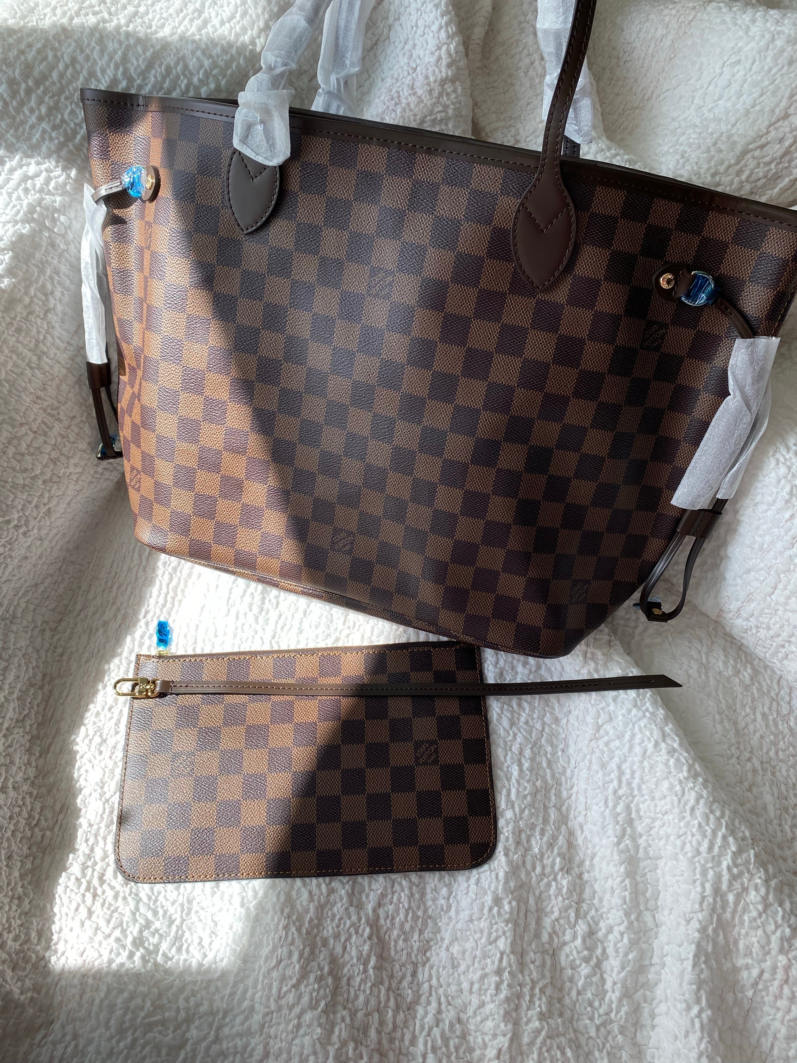 TOP Louis Vuitton LV £V Neverful MM Damier Ebene - Red Interior